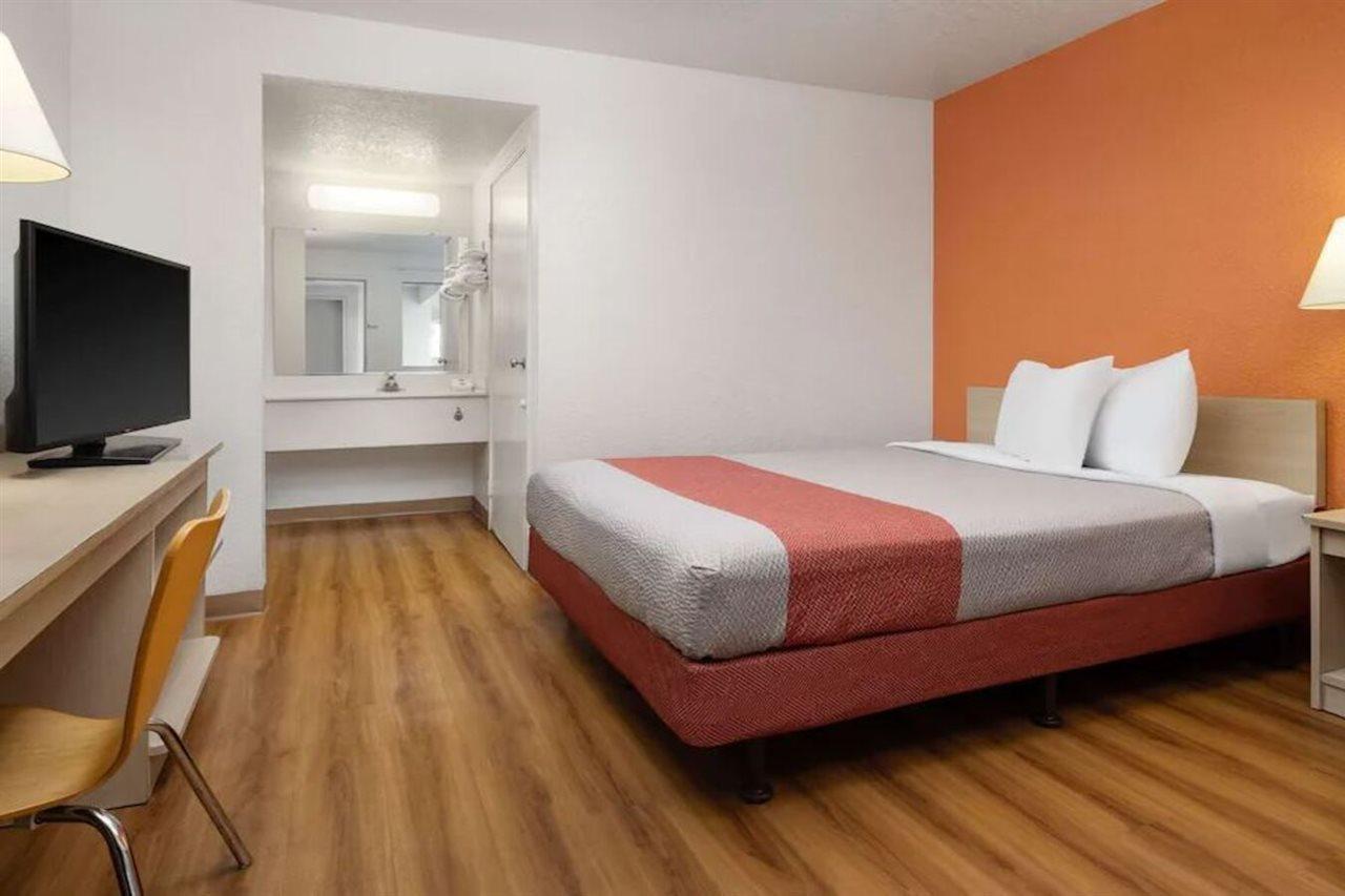 Motel 6-Buena Park, Ca - Knotts Berry Farm - Disneyland Kültér fotó