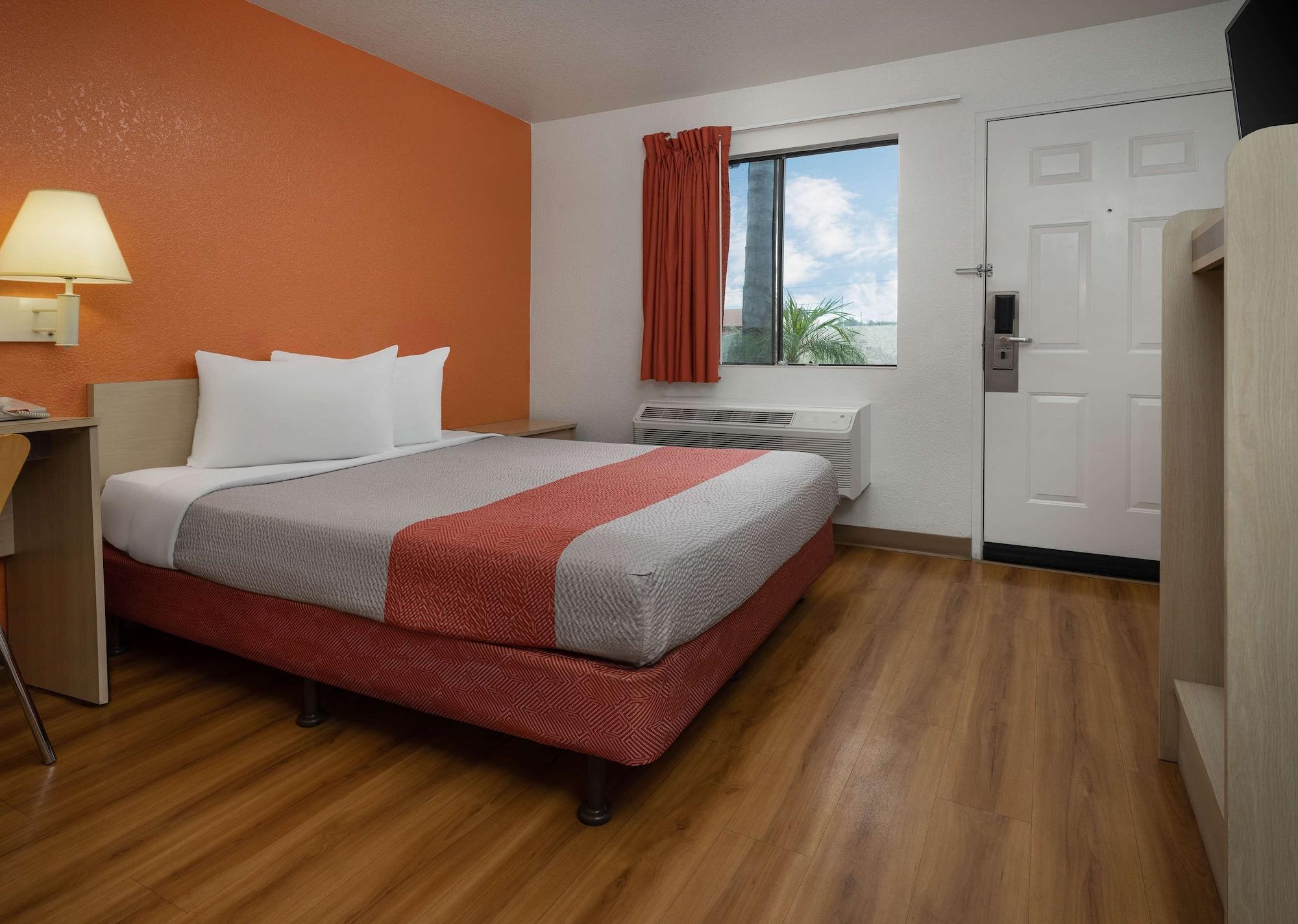 Motel 6-Buena Park, Ca - Knotts Berry Farm - Disneyland Kültér fotó