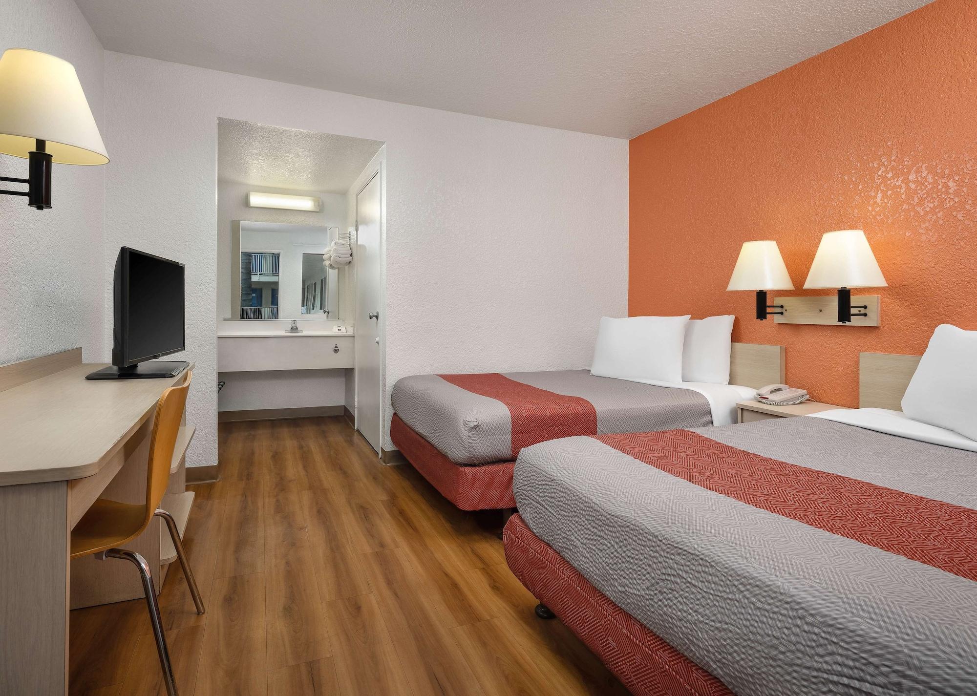 Motel 6-Buena Park, Ca - Knotts Berry Farm - Disneyland Kültér fotó